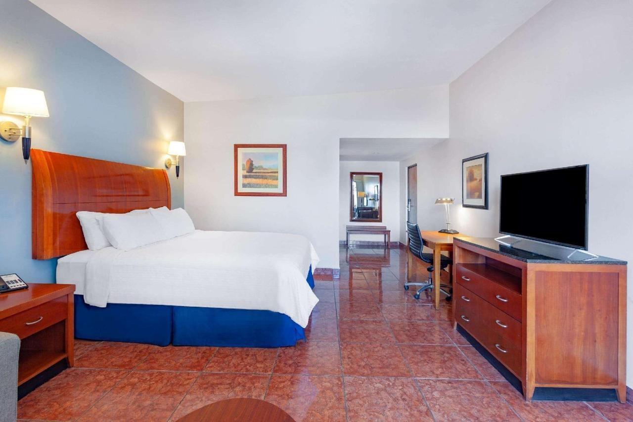 Days Inn By Wyndham Piedras Negras Exterior foto